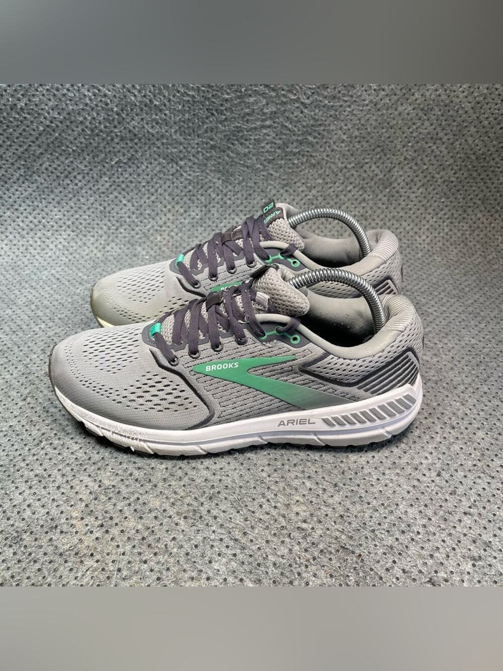 Brooks Ariel 20 Grey Running Shoes Size 10 Women’s
